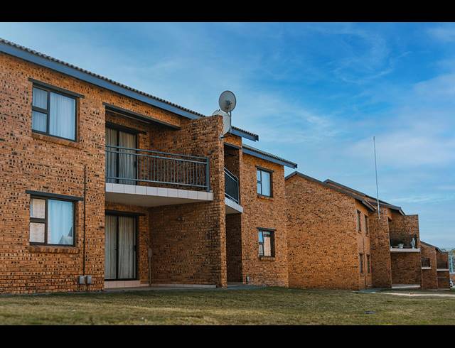 2 BEDROOM APARTMENT FOR SALE IN WITFIELD